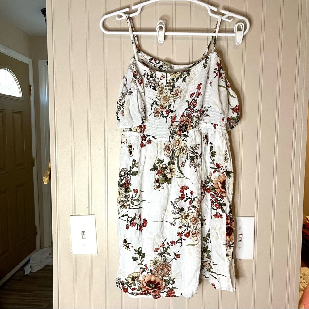 Iris White and floral Dress size medium